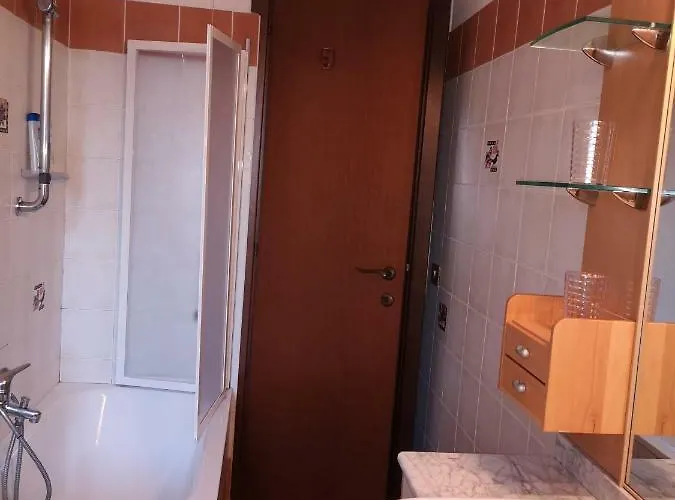 Appartement Checchi House *